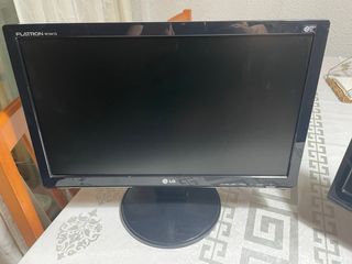 Dos pantallas ordenador de 19’’