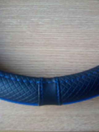 CUBIERTA VOLANTE 38 CM CUERO SINTÉTICO.