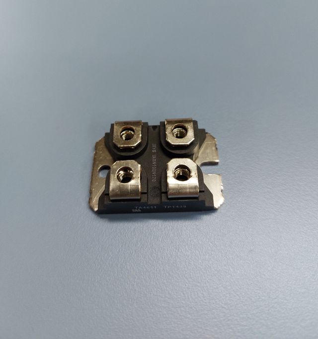 Transistor IGBT de potencia IXYS IXGN 100 N170
