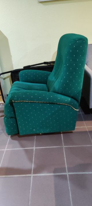 Sillón individual reclinable elevador piernas