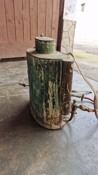Pulverizador agrícola antiguo