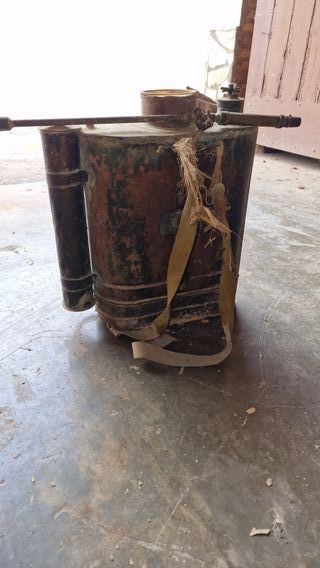 Pulverizador agrícola antiguo