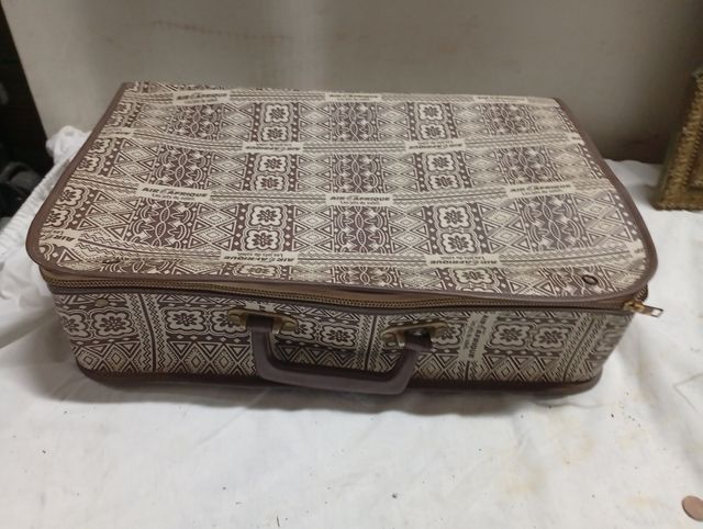 Antigua maleta airÁfrique años 60