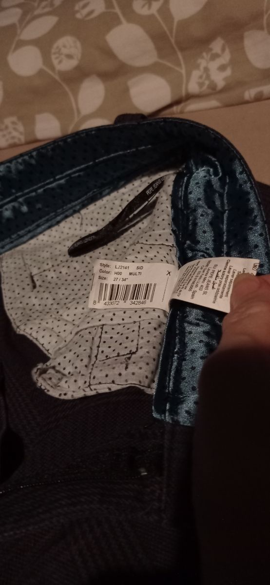 Pantalones pitillo mujer de cuadros.