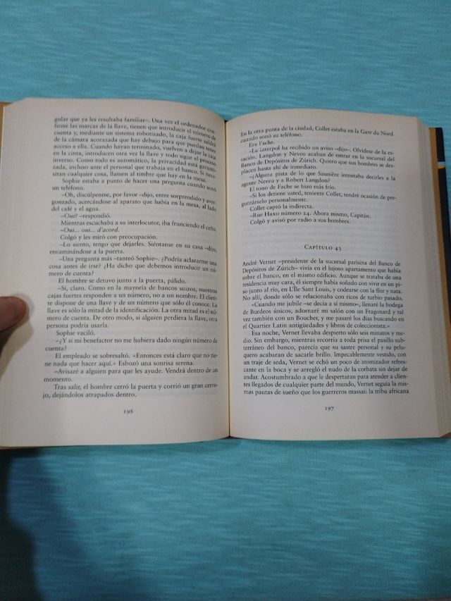 Libro El Codigo da Vinci de Dan Brown tal dura