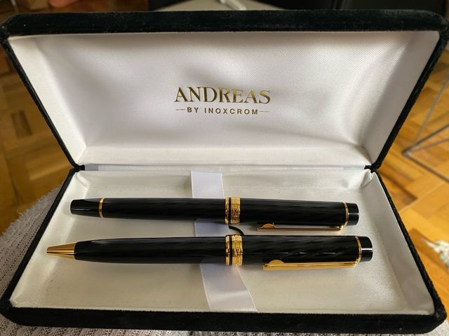 Pluma estilográfica y bolígrafo