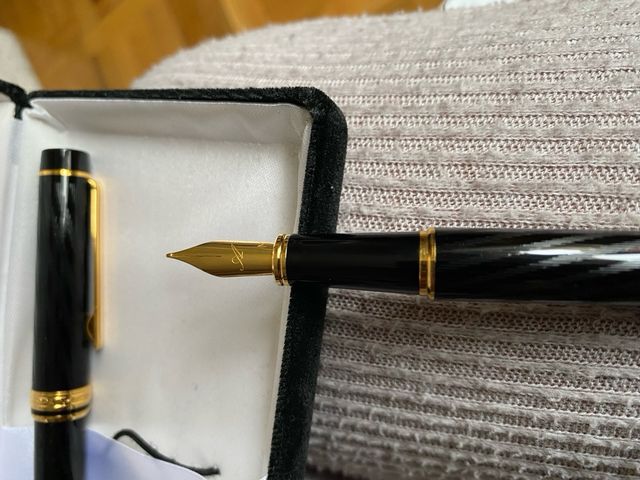 Pluma estilográfica y bolígrafo