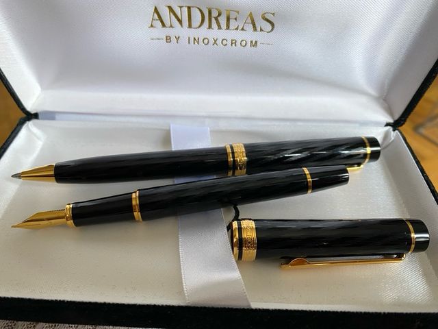 Pluma estilográfica y bolígrafo