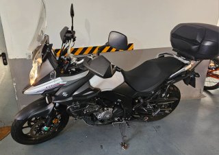 MOTO SUZUKI Vstrom 650 ABS.