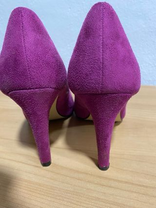 Zapatos tacón color buganvilla