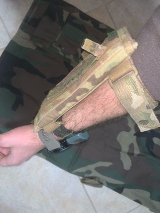 Portaplanos antebrazo multicam