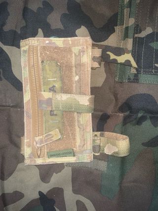 Portaplanos antebrazo multicam