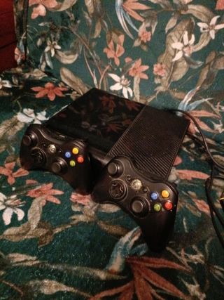 X box 360 con 2 mandos