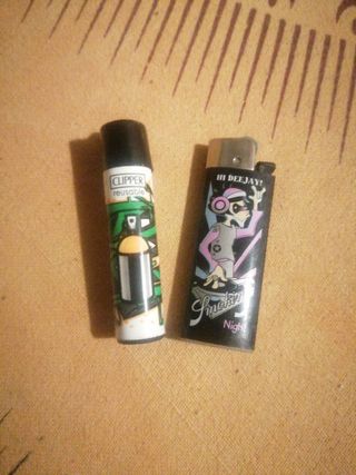 2 mini Accendini Clipper e smoking