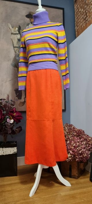 Falda midi antelina naranja