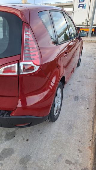 Renault Scenic 1.5 DCI 105