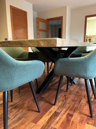 Muebles y mesas a medida 