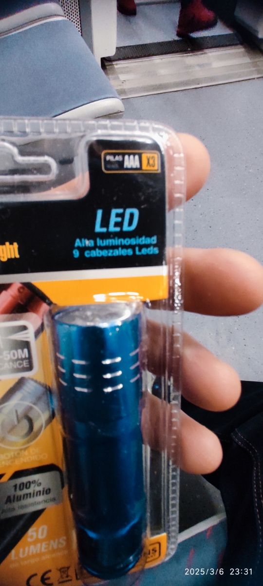 Linterna de Led de 50M de alcance