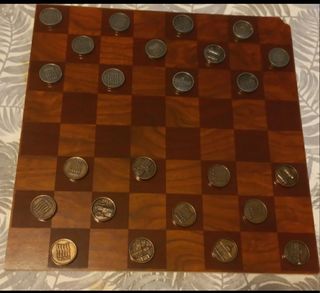 Ajedrez con  figuras valencianas en bronce