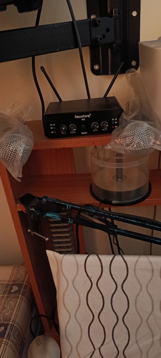 Casse mixer e radiomicrofono