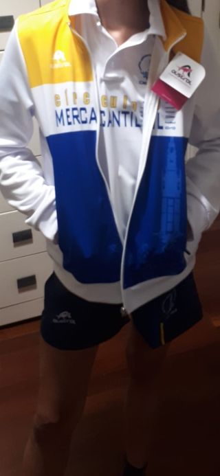 Equipacion deportiva Remo-Canoa Mercantil Sevilla 