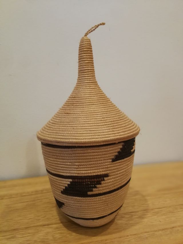 Artesanía africana. (Conjunto de tres piezas).