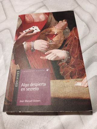 Algo despierta en secreto (Alandar) (Spanish Editi