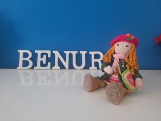 Muñeca amigurumi