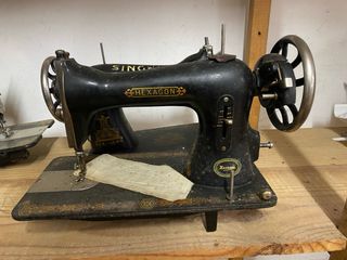 Maquina de coser antigua Hexagon