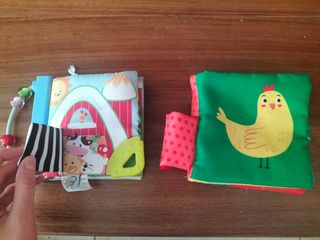 Lote 2 cuentos de tela para bebés