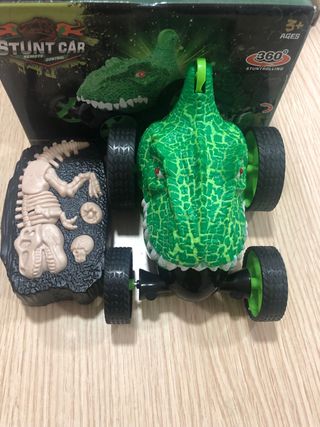 Coche teledirigido acrobacias