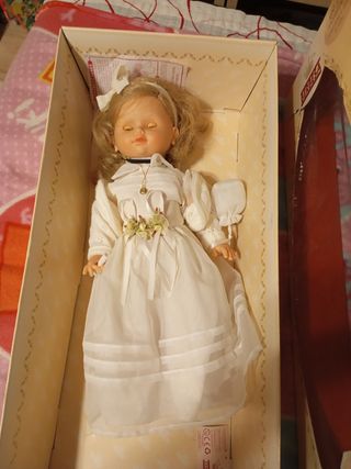 Muñeca de comunión en su caja original 