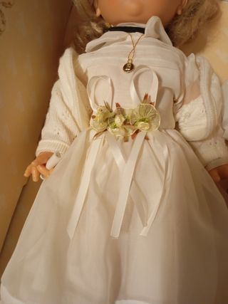 Muñeca de comunión en su caja original 