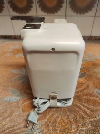 Abrelatas y afilador de cuchillos Braun