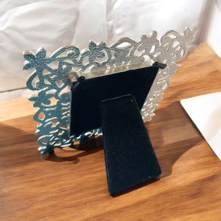 Elegante Cornice color argento con fiori e strass