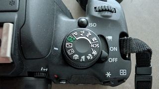 CAMARA CANON EOS 700D