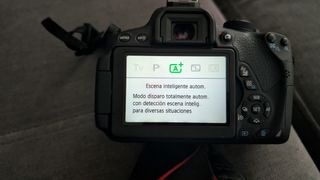 CAMARA CANON EOS 700D