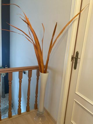 Jarròn blanco de cristal.