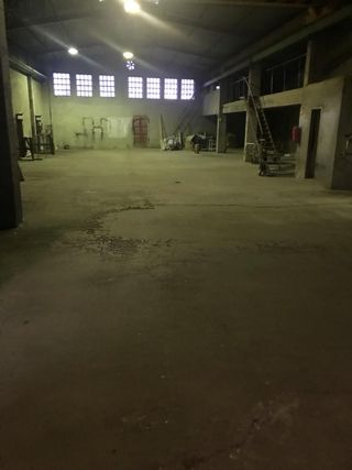 Se vende nave y vivienda en Monforte de Lemos 