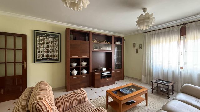 Se vende nave y vivienda en Monforte de Lemos 