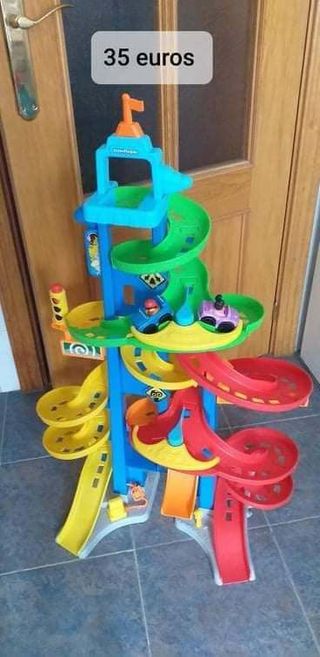 Tobogán Aparcamiento de coches y coches 
