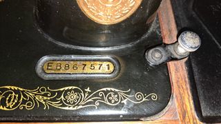 Maquina coser singer antigua