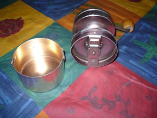 Antiguo molinillo de cafe años 60-70