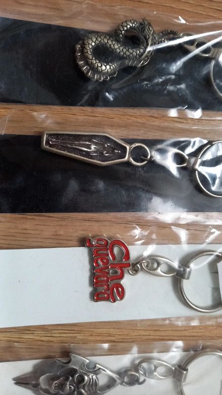 Lotto 7 portachiavi sigillati anni 2000