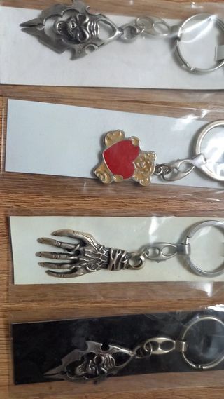 Lotto 7 portachiavi sigillati anni 2000