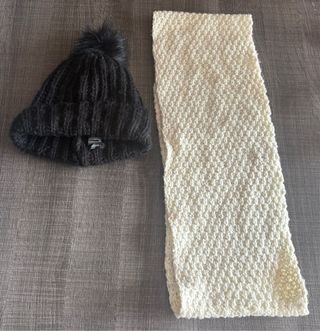 Gorro Parfois negro y cuello de lana blanca
