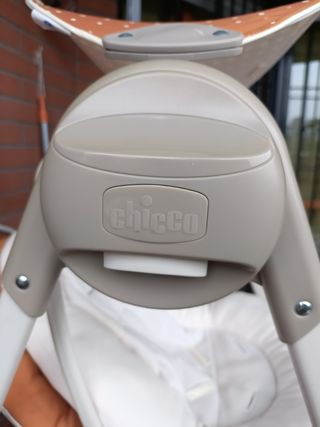 Dondolo per neonati della CHICCO
