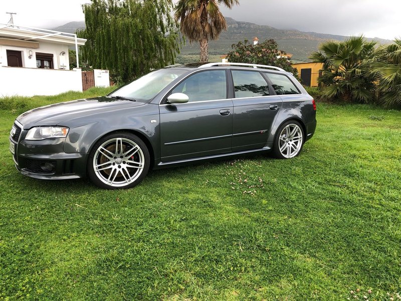 Audi RS4 2006 - foto 1