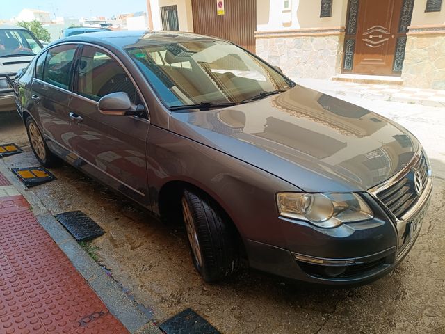 Volkswagen Passat averiado 