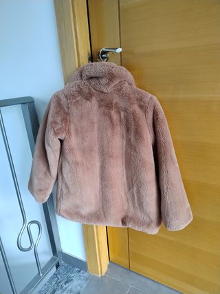 Abrigo sintético de pelito 